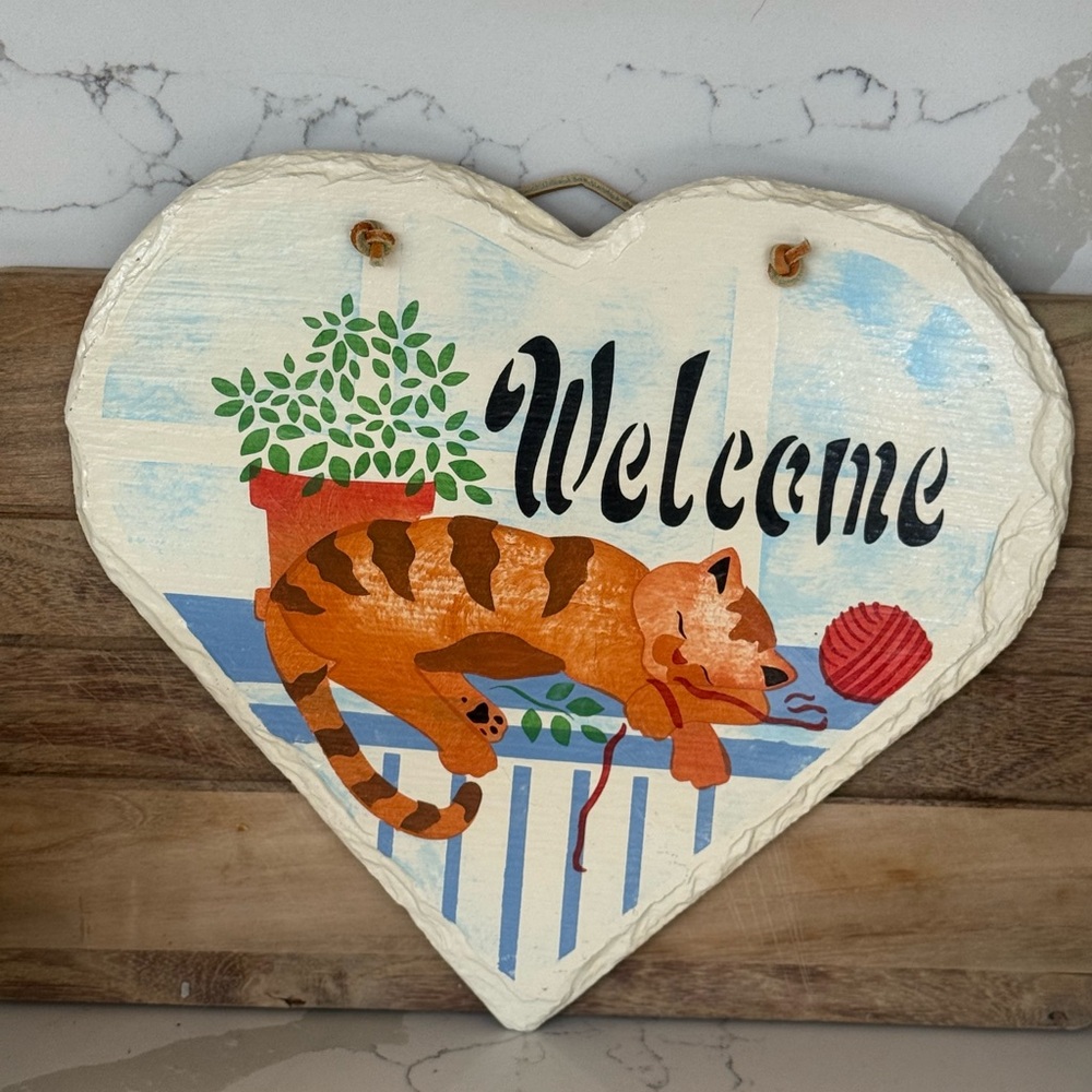 Heart-Shaped Welcome Sign with Cat Design